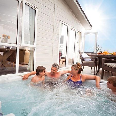Piran Meadows Resort New Quay Kültér fotó