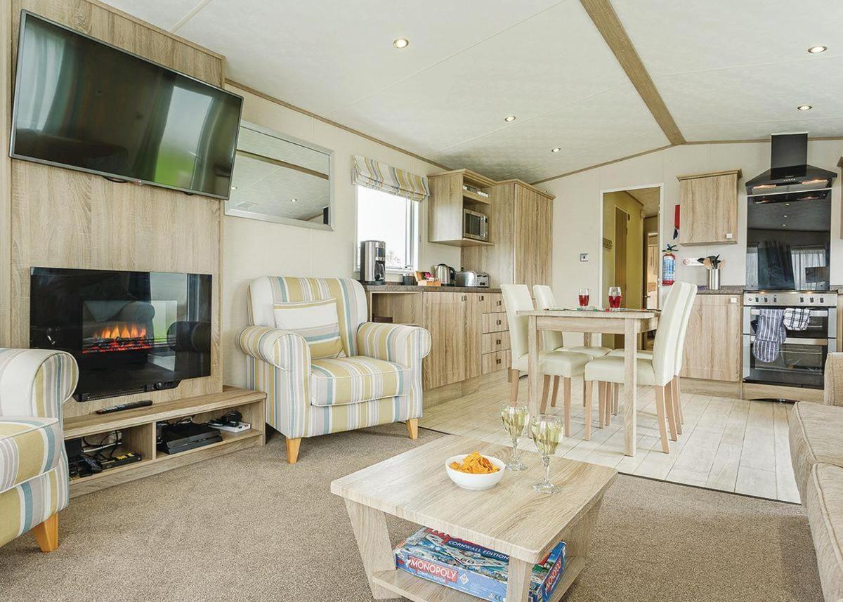 Piran Meadows Resort New Quay Kültér fotó
