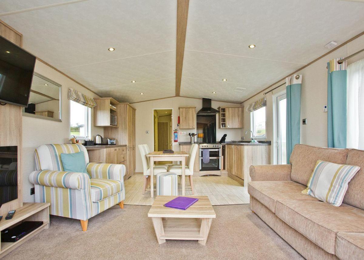 Piran Meadows Resort New Quay Kültér fotó