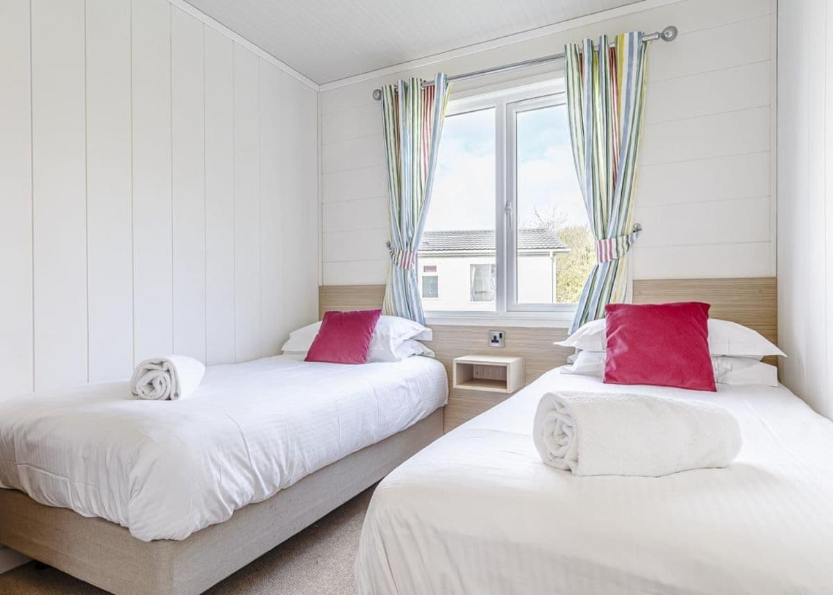 Piran Meadows Resort New Quay Kültér fotó